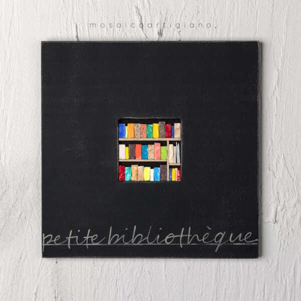 lato 35 petite bibliotheque-2-cornice-nero-tortora-quadro-mosaico